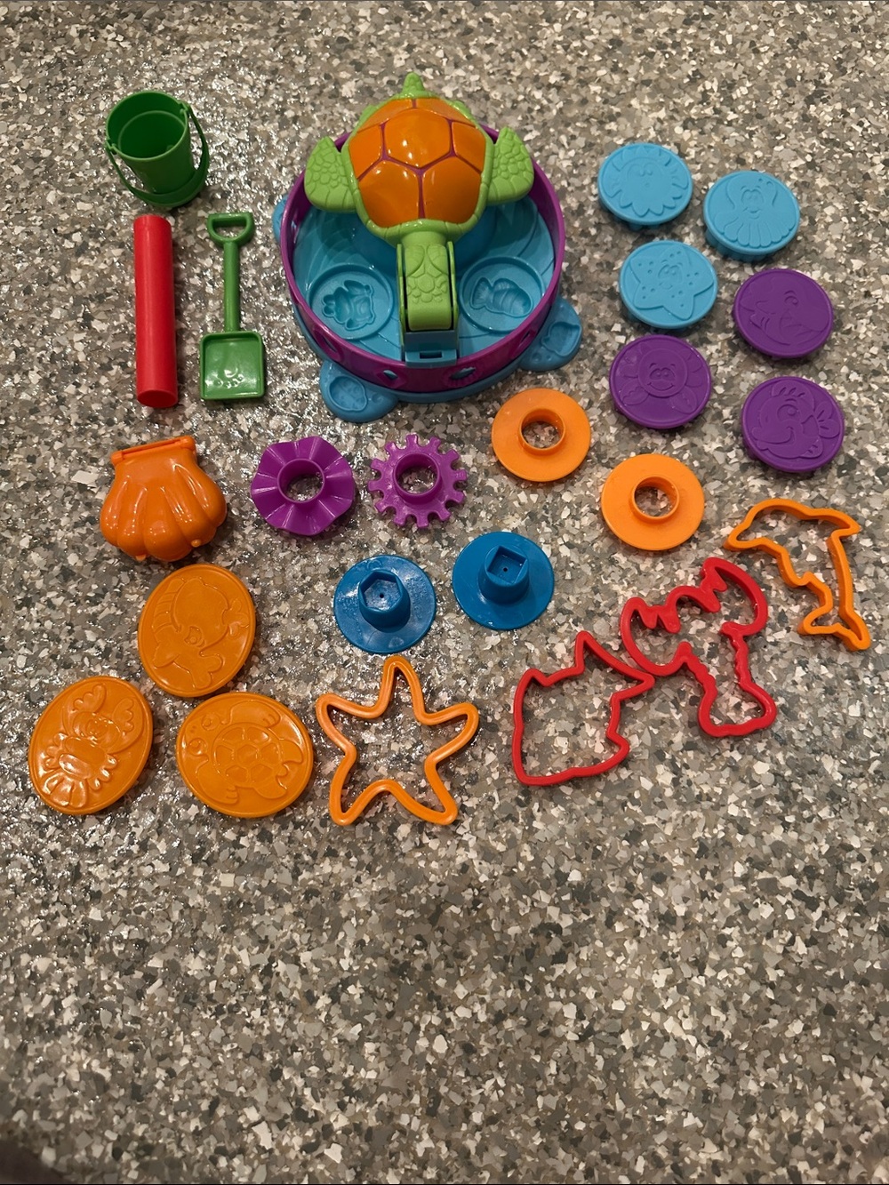 Playdoh Colorful Sea Turtle Sand and Play Set - Multicolor (no playdoh included)